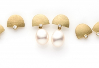 18ct gold stud earrings with diamonds and freshwater pearl drops